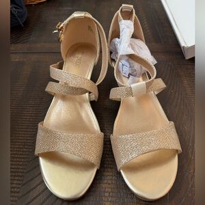 Gold Low Wedge Heels Dream Pairs 7.5 Brand New